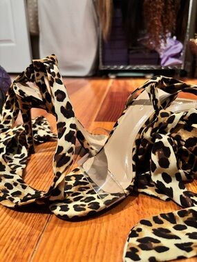 NWOT bebe Bressy Leopard Wrap-Around High Heel Sandals in Beige and Black